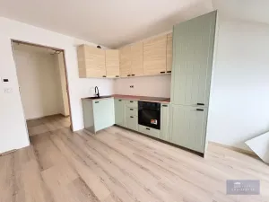 Pronájem bytu 2+kk, Praha, Pod Hájkem, 43 m2