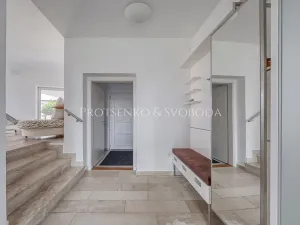 Prodej vily, Křižanov, Benešovo náměstí, 530 m2