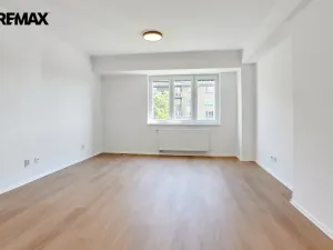 Pronájem bytu 2+1, Praha - Vršovice, Amurská, 73 m2