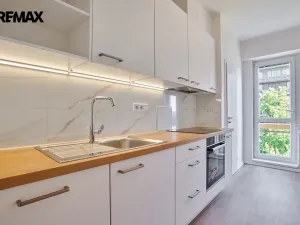 Pronájem bytu 2+1, Praha - Vršovice, Amurská, 73 m2