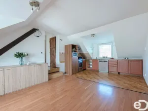 Prodej rodinného domu, Sezemice - Veská, 163 m2