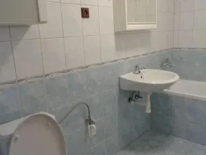 Pronájem bytu 1+kk, Praha - Smíchov, Plzeňská, 35 m2