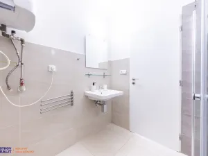 Prodej bytu 1+kk, Staré Město - Stříbrnice, 30 m2