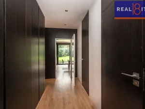 Pronájem vily, Praha, U Hadovky, 400 m2