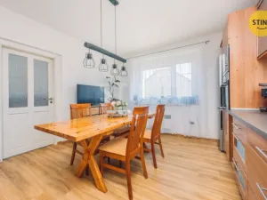 Prodej rodinného domu, Staré Jesenčany, 150 m2