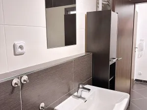 Pronájem bytu 2+kk, Praha, Ondrákové, 51 m2