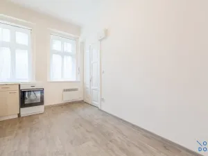 Pronájem bytu 1+1, Praha - Žižkov, Husitská, 28 m2