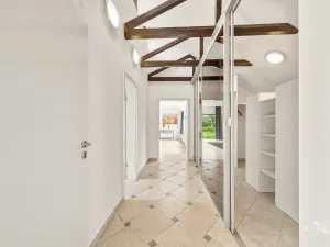 Pronájem rodinného domu, Dolní Břežany, V Úvozu, 420 m2