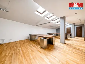 Pronájem kanceláře, Olomouc, Horní náměstí, 649 m2