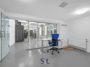 Pronájem obchodního prostoru, Liberec, nám. Sokolovské, 214 m2