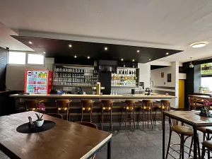 Pronájem restaurace, Pardubice, nábřeží Závodu míru, 100 m2