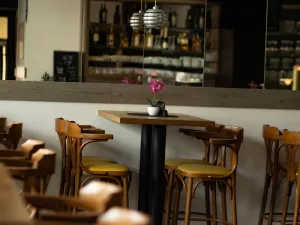 Pronájem restaurace, Pardubice, nábřeží Závodu míru, 100 m2