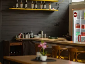 Pronájem restaurace, Pardubice, nábřeží Závodu míru, 100 m2