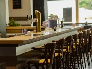 Pronájem restaurace, Pardubice, nábřeží Závodu míru, 100 m2