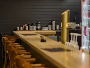 Pronájem restaurace, Pardubice, nábřeží Závodu míru, 100 m2