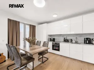 Pronájem bytu 2+kk, Praha - Strašnice, Ramonova, 58 m2