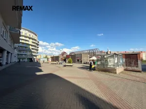 Pronájem restaurace, Praha - Stodůlky, Sluneční náměstí, 105 m2