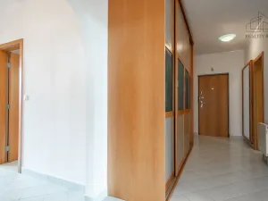 Pronájem bytu 3+1, Praha - Hlubočepy, Högerova, 100 m2