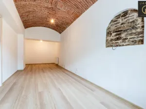 Prodej bytu 2+kk, Jáchymov, náměstí Republiky, 67 m2
