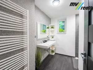 Prodej rodinného domu, Radim, 258 m2