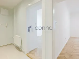 Pronájem bytu 2+kk, Praha, V Horkách, 51 m2