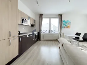 Pronájem bytu 3+kk, Praha, Pod radnicí, 75 m2