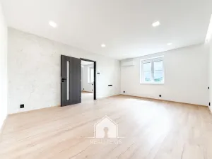 Pronájem bytu 2+kk, Ústí nad Labem, Mezidomí, 52 m2