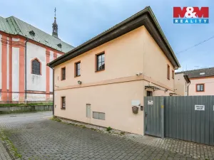 Pronájem obchodního prostoru, Bor, náměstí Republiky, 85 m2