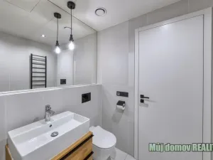 Pronájem apartmánu, Praha - Smíchov, Grafická, 61 m2