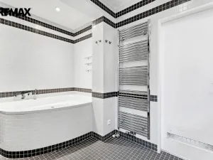 Prodej bytu 4+1, Praha - Libeň, S. K. Neumanna, 115 m2