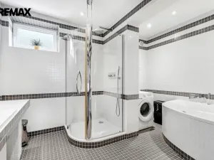 Prodej bytu 4+1, Praha - Libeň, S. K. Neumanna, 115 m2