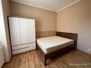 Pronájem bytu 1+kk, Praha - Strašnice, Na stezce, 30 m2