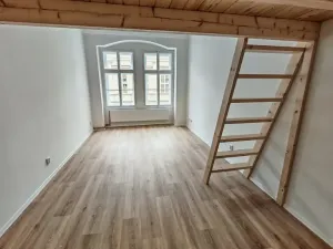 Pronájem bytu 1+1, Praha - Nové Město, Na bojišti, 32 m2