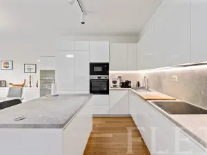 Pronájem rodinného domu, Praha - Jinonice, Nyklíčkova, 217 m2