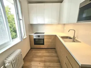 Pronájem bytu 2+1, Praha, Šantrochova, 59 m2
