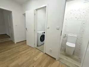 Pronájem bytu 2+1, Praha, Šantrochova, 59 m2