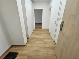 Pronájem bytu 2+1, Praha, Šantrochova, 59 m2