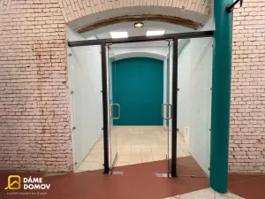 Pronájem obchodního prostoru, Hodonín, Masarykovo nám., 10 m2