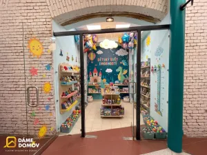Pronájem obchodního prostoru, Hodonín, Masarykovo nám., 10 m2