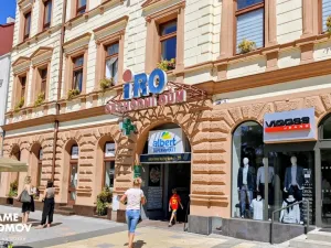 Pronájem obchodního prostoru, Hodonín, Masarykovo nám., 10 m2
