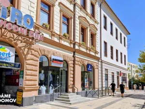 Pronájem obchodního prostoru, Hodonín, Masarykovo nám., 10 m2