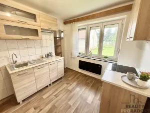 Prodej bytu 2+1, Sklené, 49 m2