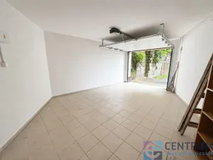 Pronájem garáže, Jablonec nad Nisou - Jablonecké Paseky, Vítězslava Nezvala, 27 m2