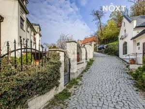 Prodej rodinného domu, Hluboká nad Vltavou, nám. Čsl. armády, 533 m2