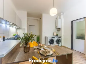 Pronájem bytu 1+1, Praha - Smíchov, Bieblova, 42 m2