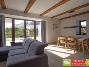 Pronájem rodinného domu, Dubany, 165 m2