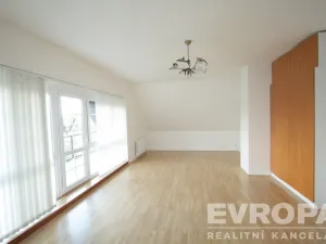 Pronájem vily, Průhonice, Sadová, 350 m2
