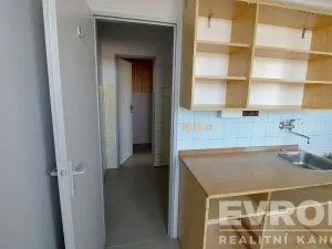 Pronájem bytu 3+1, Praha - Strašnice, Křenická, 65 m2