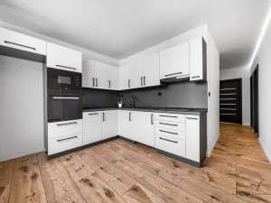 Prodej bytu 3+1, Toužim, Na Zámecké, 67 m2