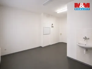 Pronájem obchodního prostoru, Pardubice - Zelené Předměstí, 17. listopadu, 82 m2